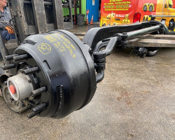 2013 ROCKWELL 20.000 LBS FRONT AXLES 