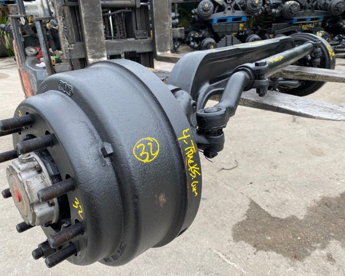 2011 SPICER 18.000-20.000LBS FRONT AXLES 
