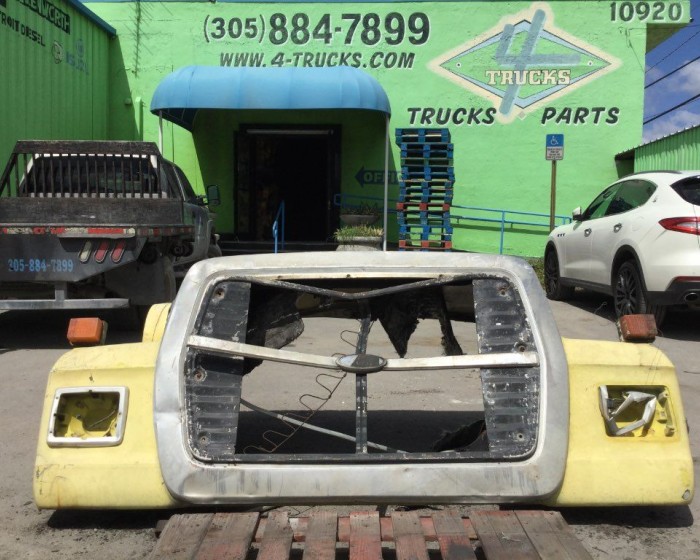 1993 FORD L7000 HOODS 