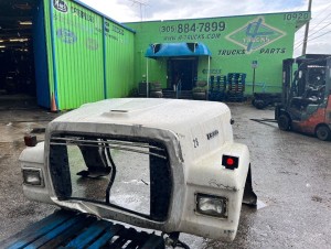 1995 FORD L9000 HOODS 