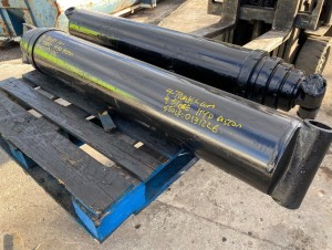 2003 COMMERCIAL 4 STAGE HYDRAULIC CYLINDER 
