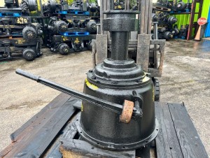 1997 CATERPILLAR POWER TAKE OFF PTO AND PUMPS 
