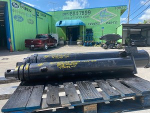 2006 COMMERCIAL 3 STAGE 51" CENTER TO CENTER HYDRAULIC CYLINDER