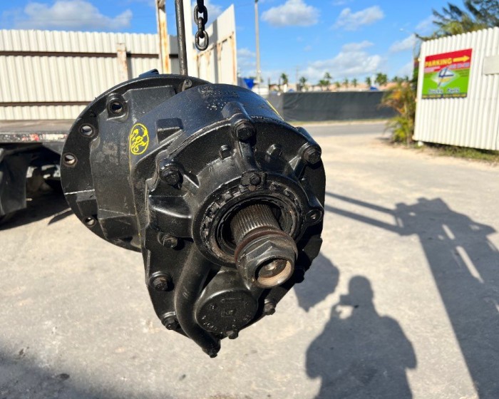 2014 MERITOR-ROCKWELL MD2014X DIFFERENTIALS 5.86