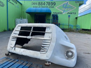 1991 FORD L8000 HOODS 